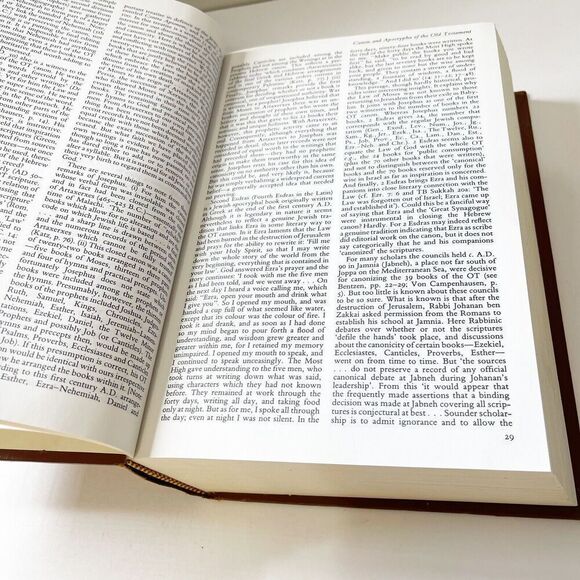 The New International Bible Commentary by F.F. Bruce 1986 Zondervan Guideposts - Picture 13 of 16